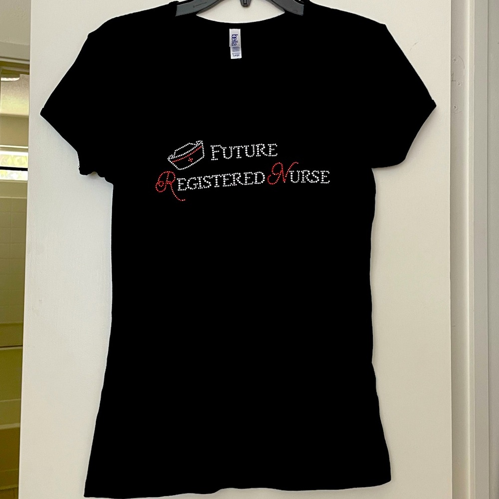 🏥❤️ FUTURE REGISTERED NURSE RHINESTONE T- shirt.